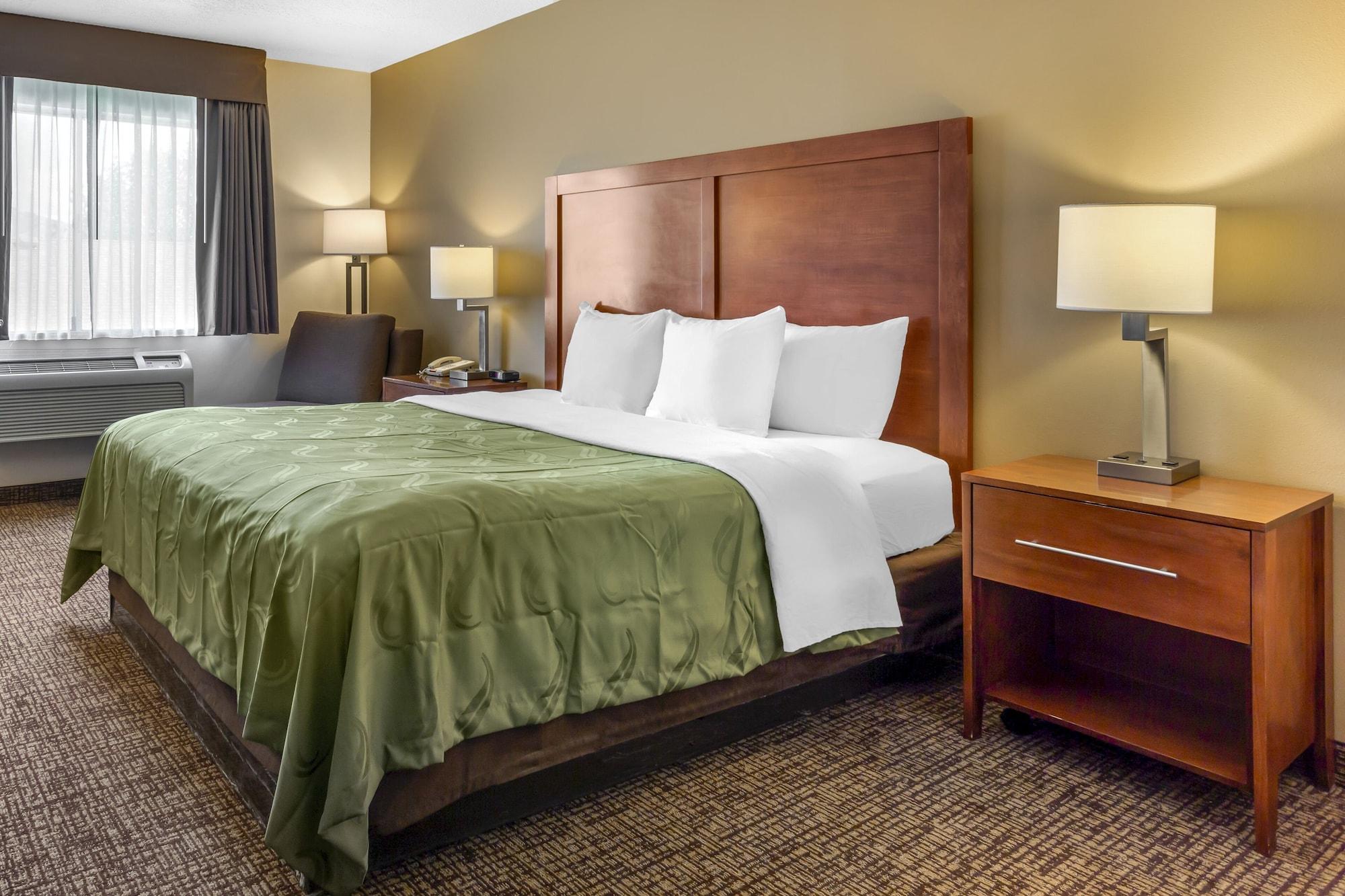 Quality Inn Logan Near University Exterior foto
