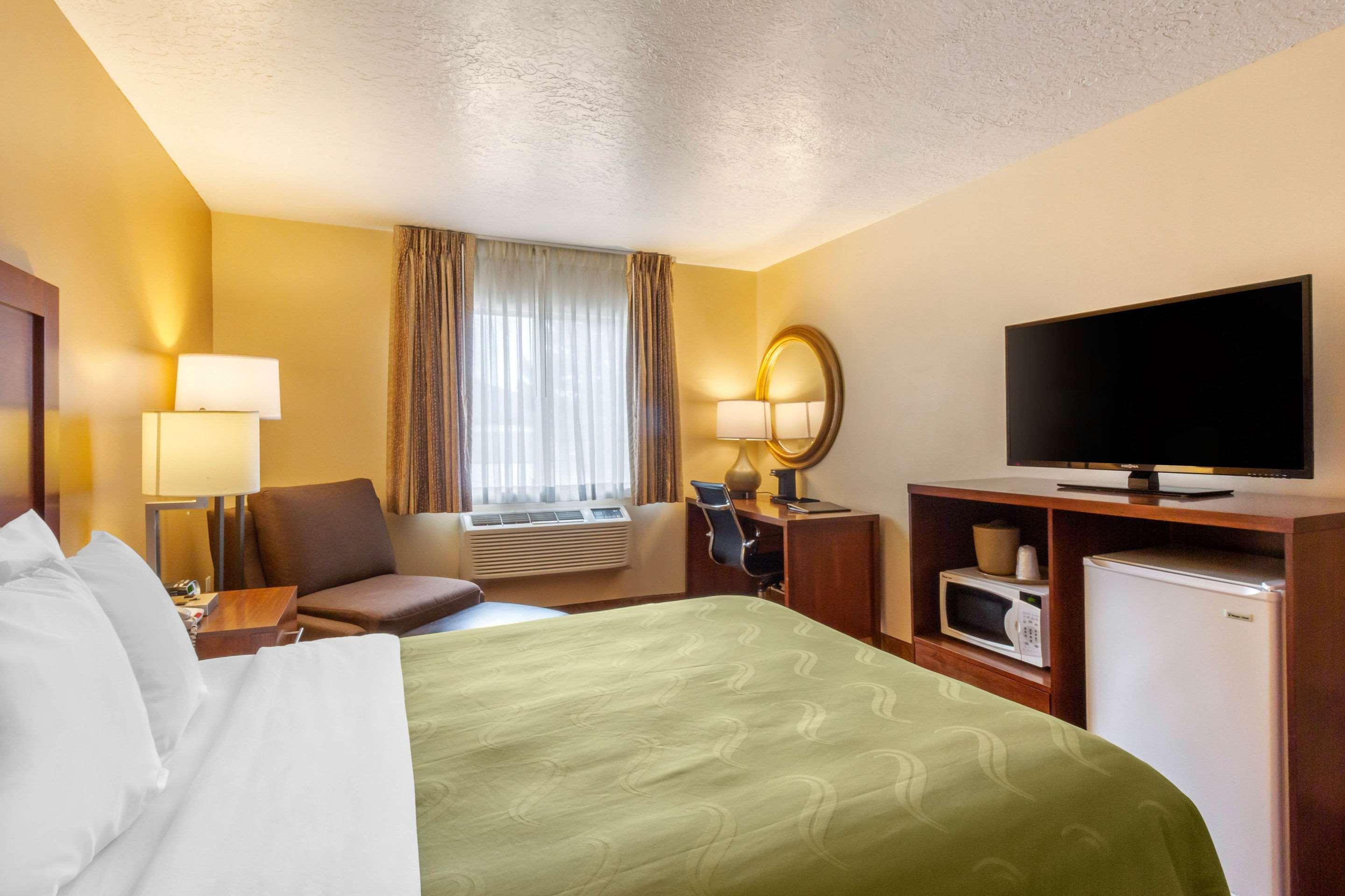 Quality Inn Logan Near University Exterior foto