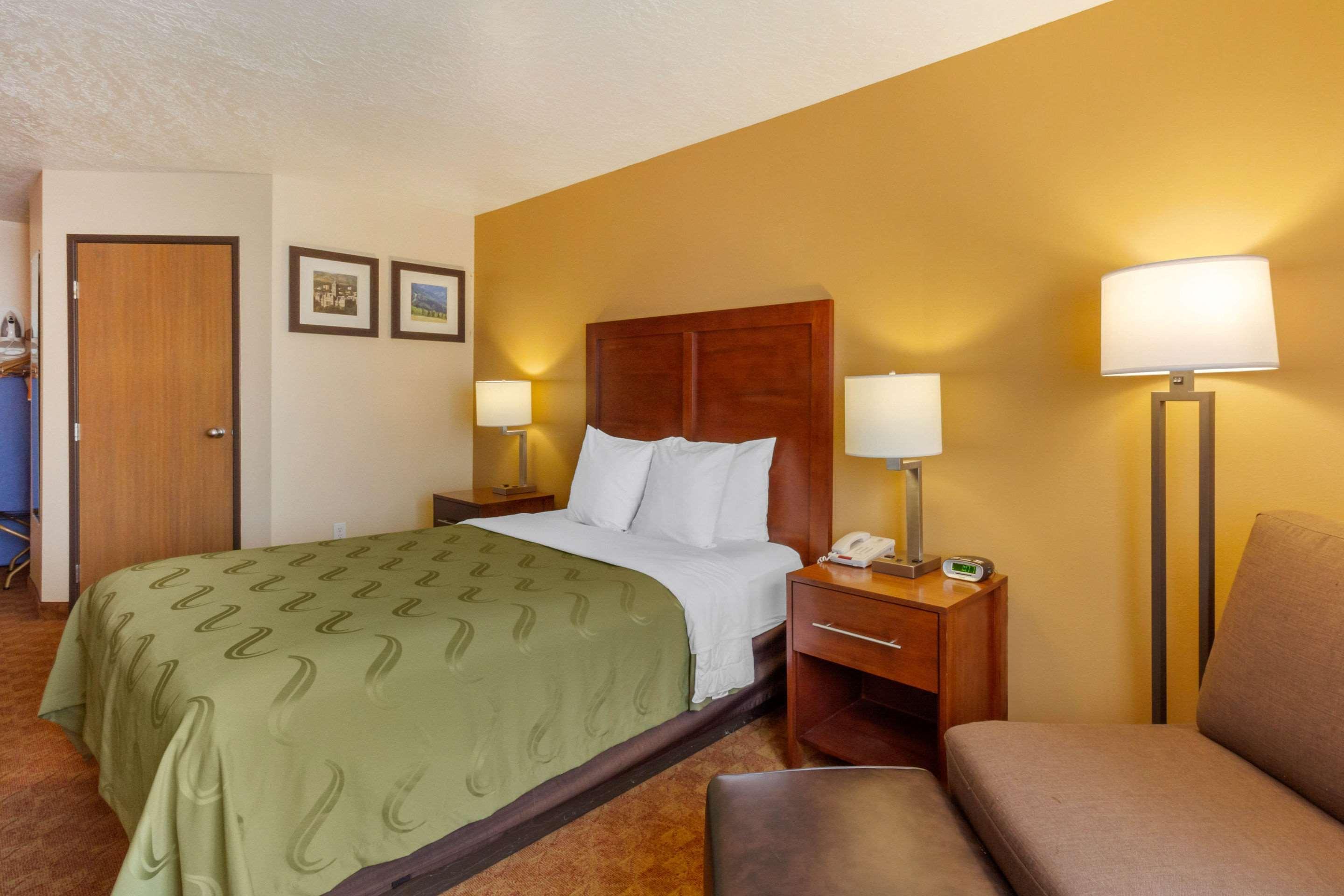 Quality Inn Logan Near University Exterior foto