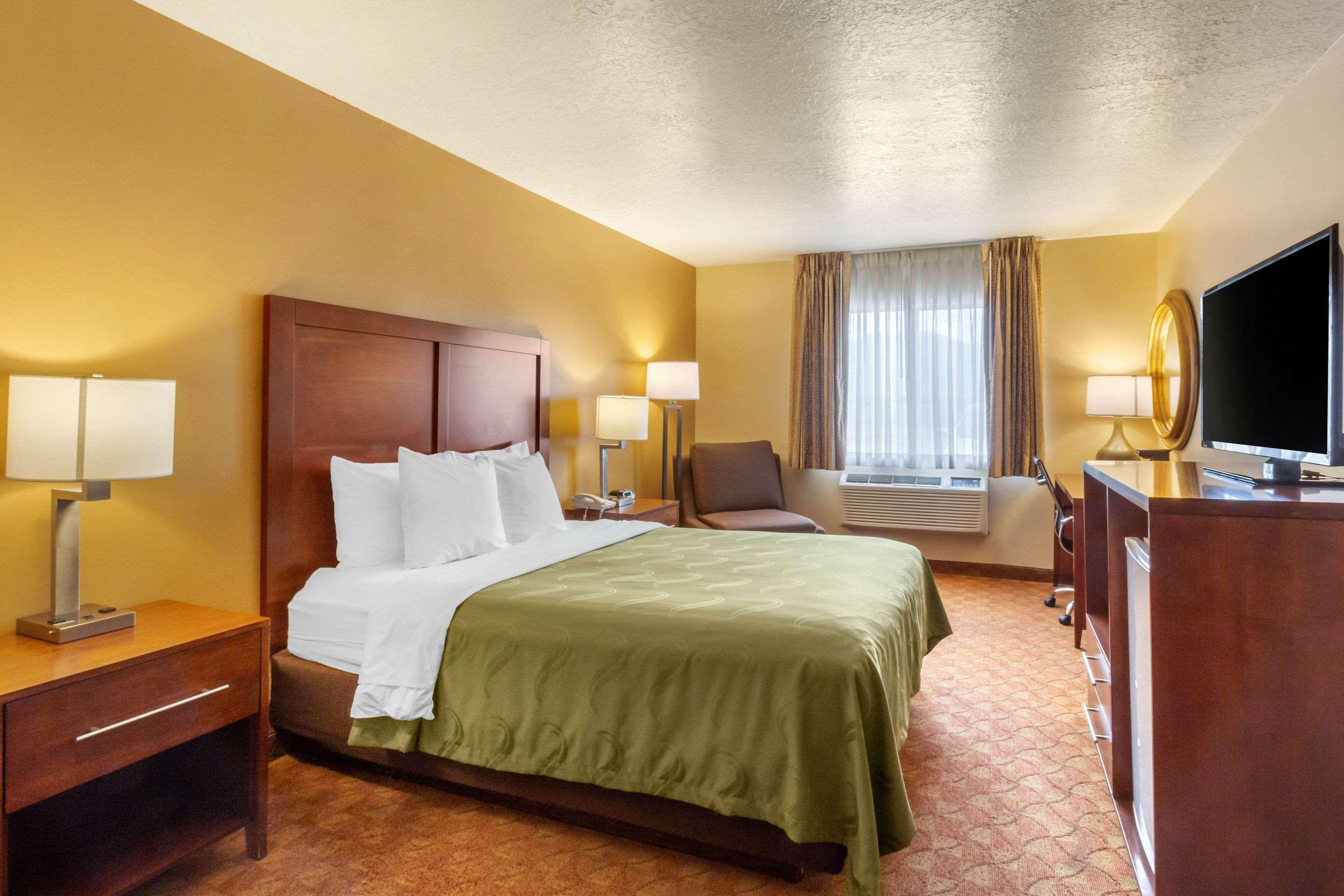 Quality Inn Logan Near University Exterior foto