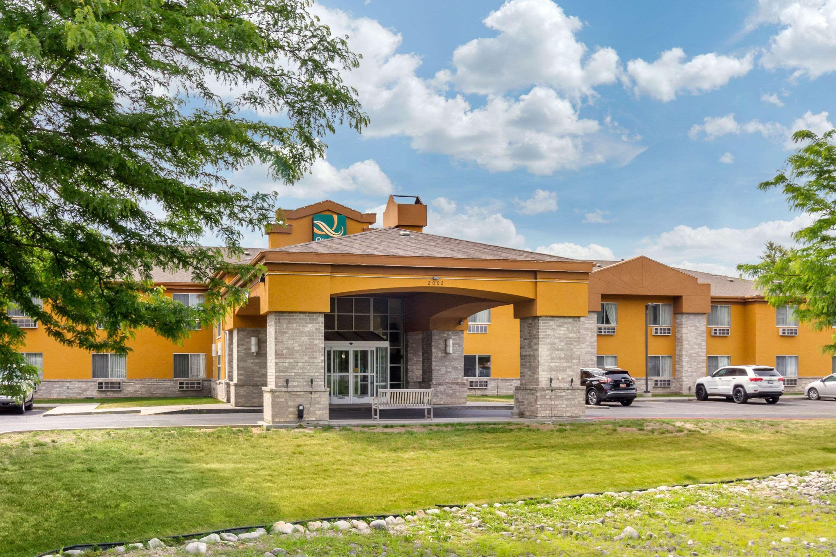 Quality Inn Logan Near University Exterior foto
