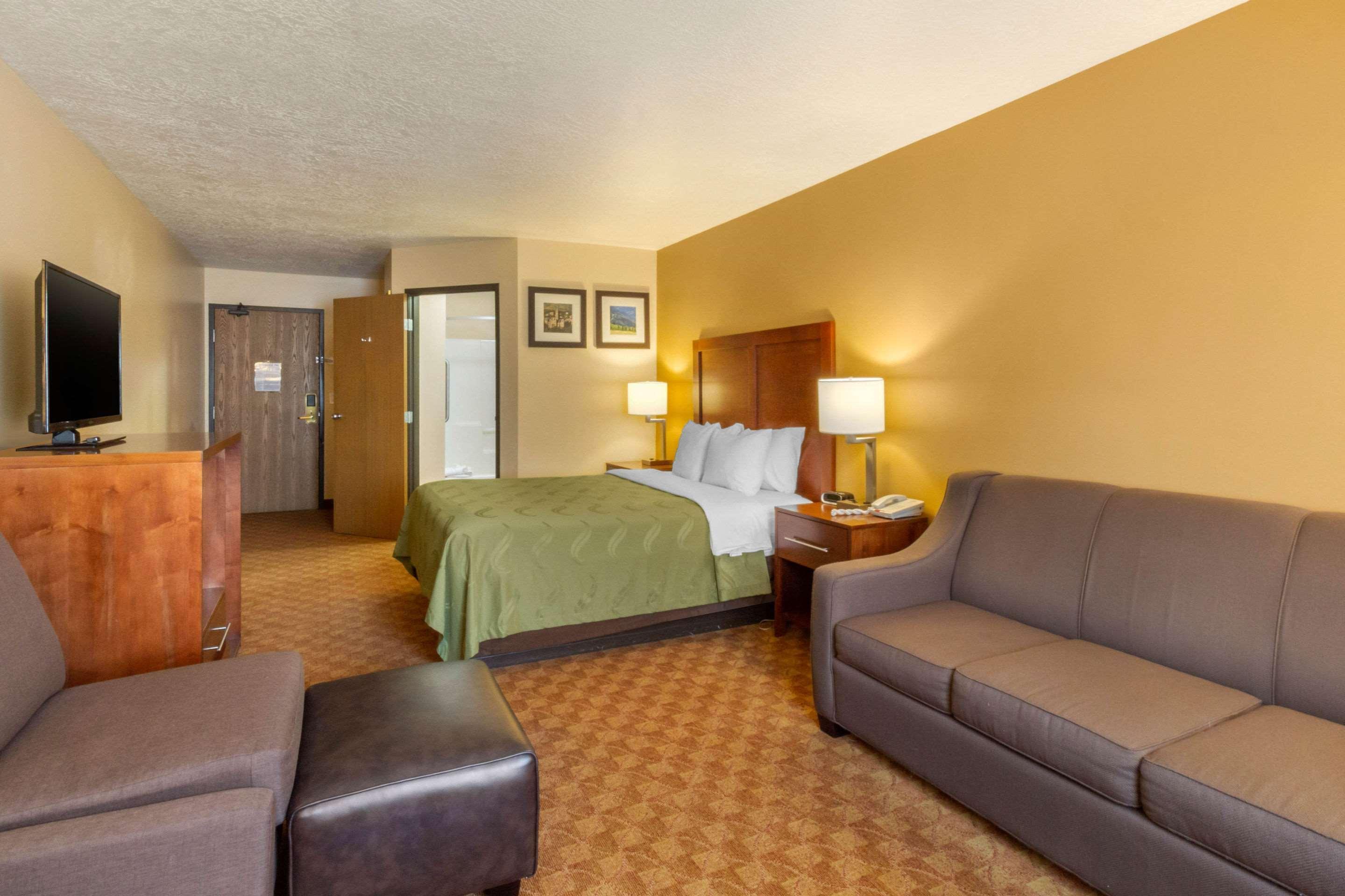 Quality Inn Logan Near University Exterior foto