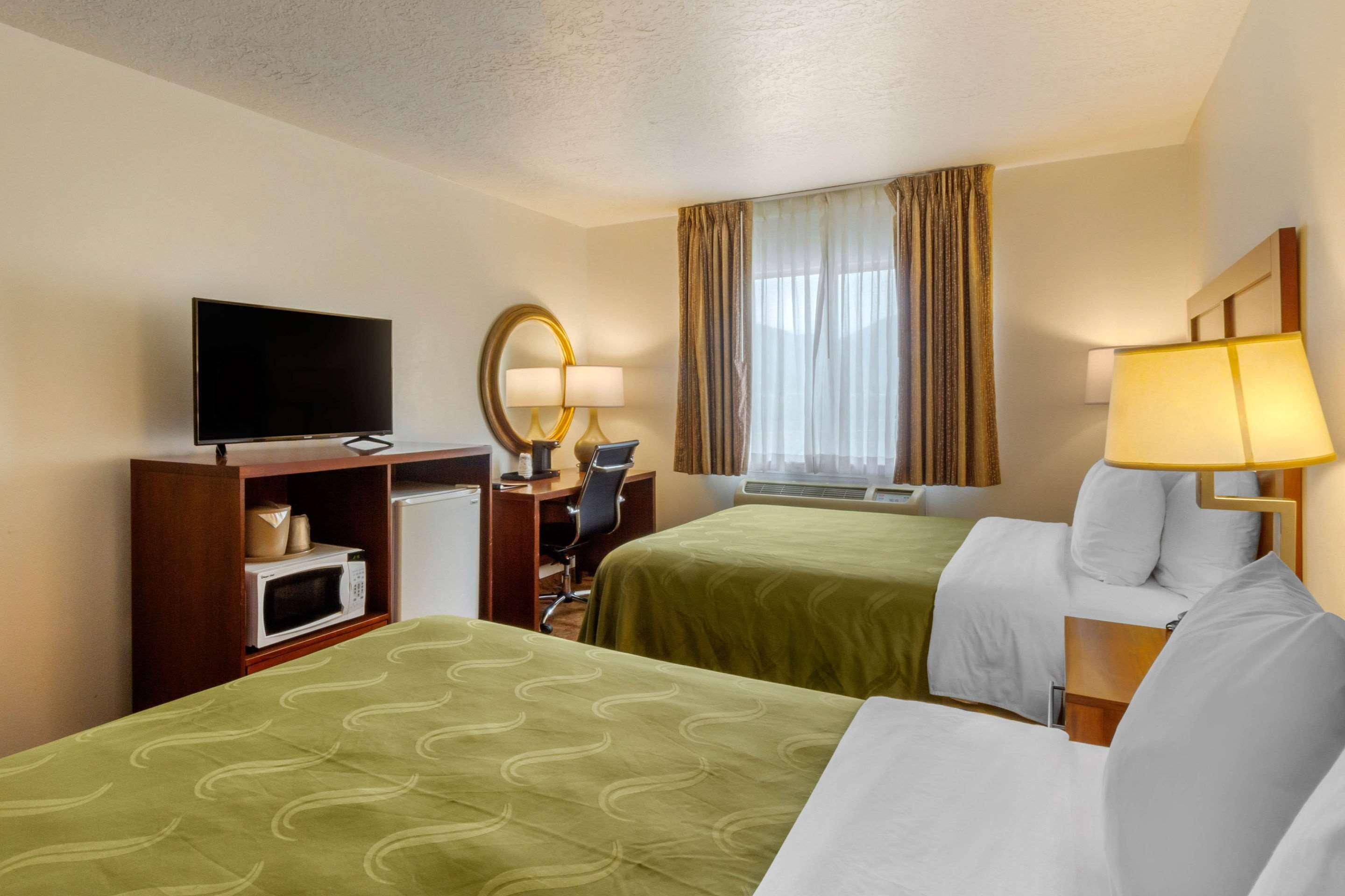 Quality Inn Logan Near University Exterior foto