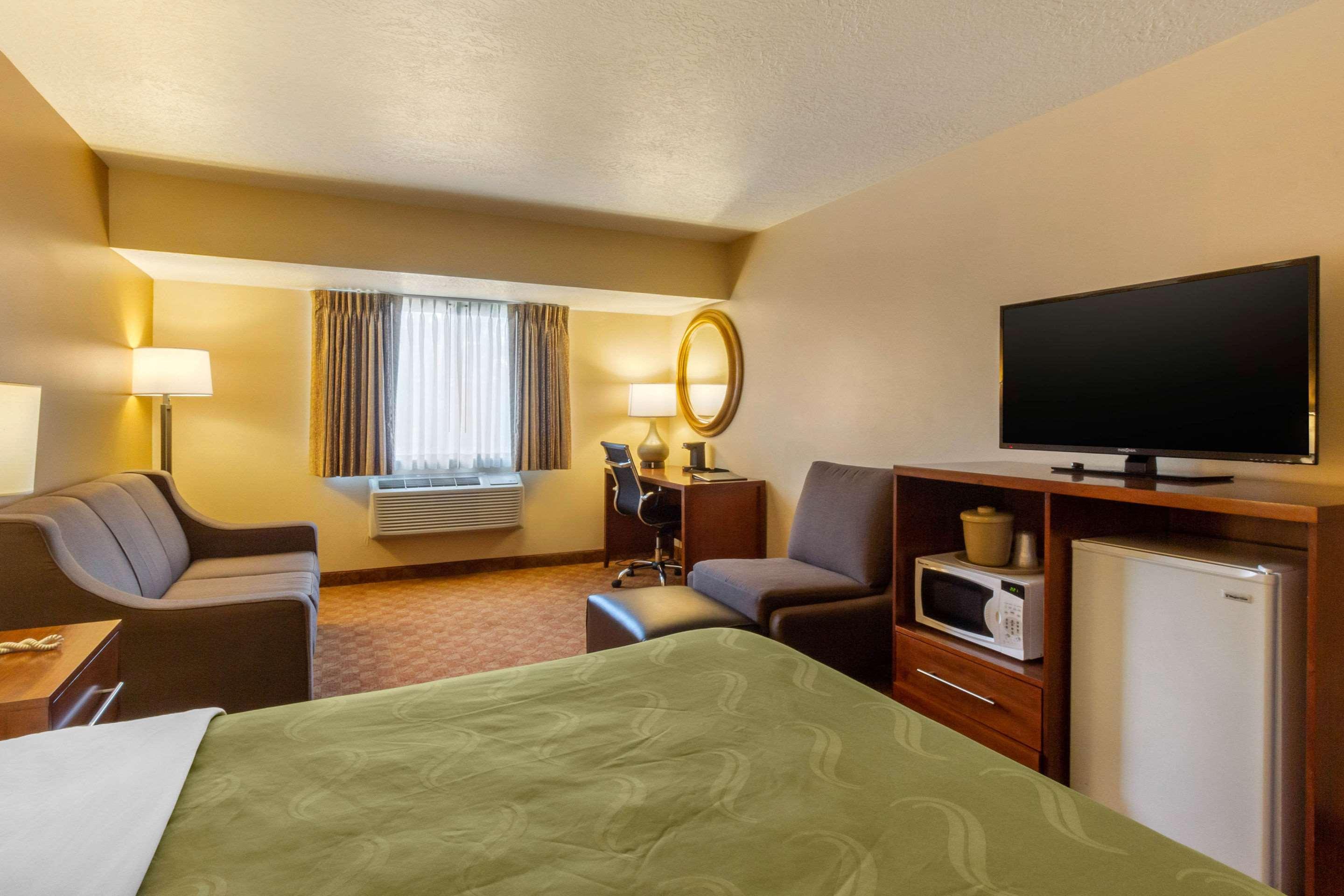 Quality Inn Logan Near University Exterior foto
