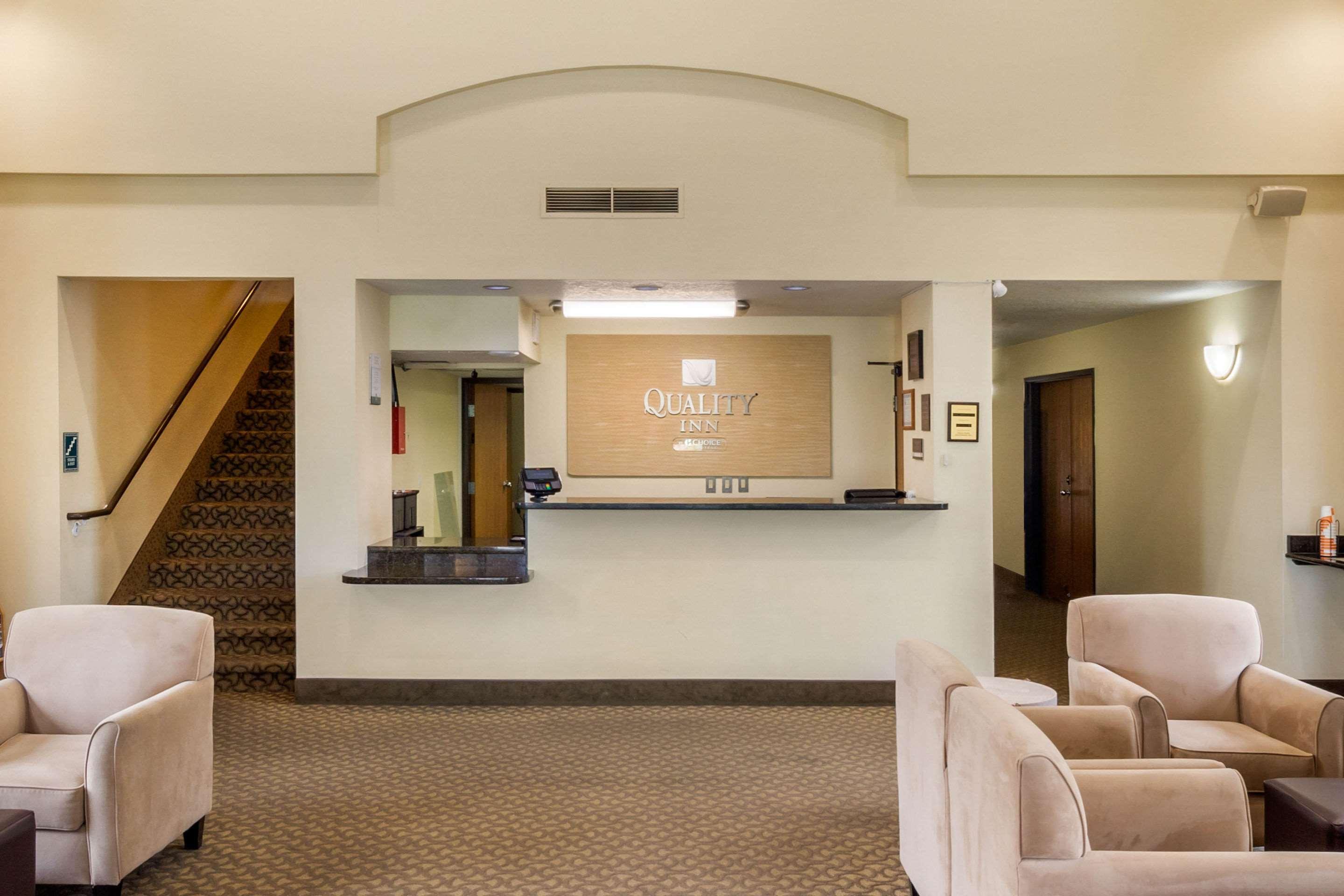 Quality Inn Logan Near University Exterior foto