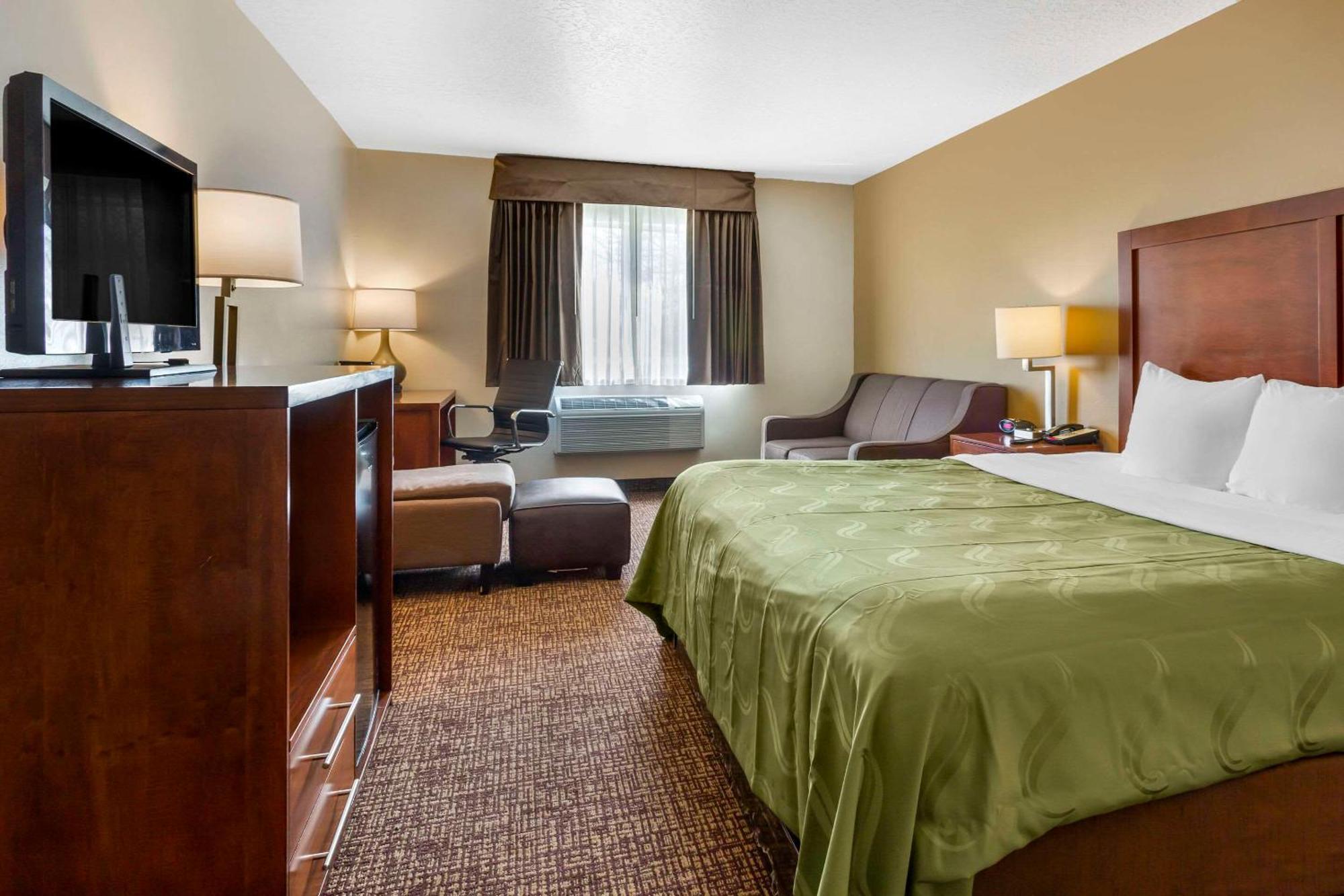 Quality Inn Logan Near University Exterior foto