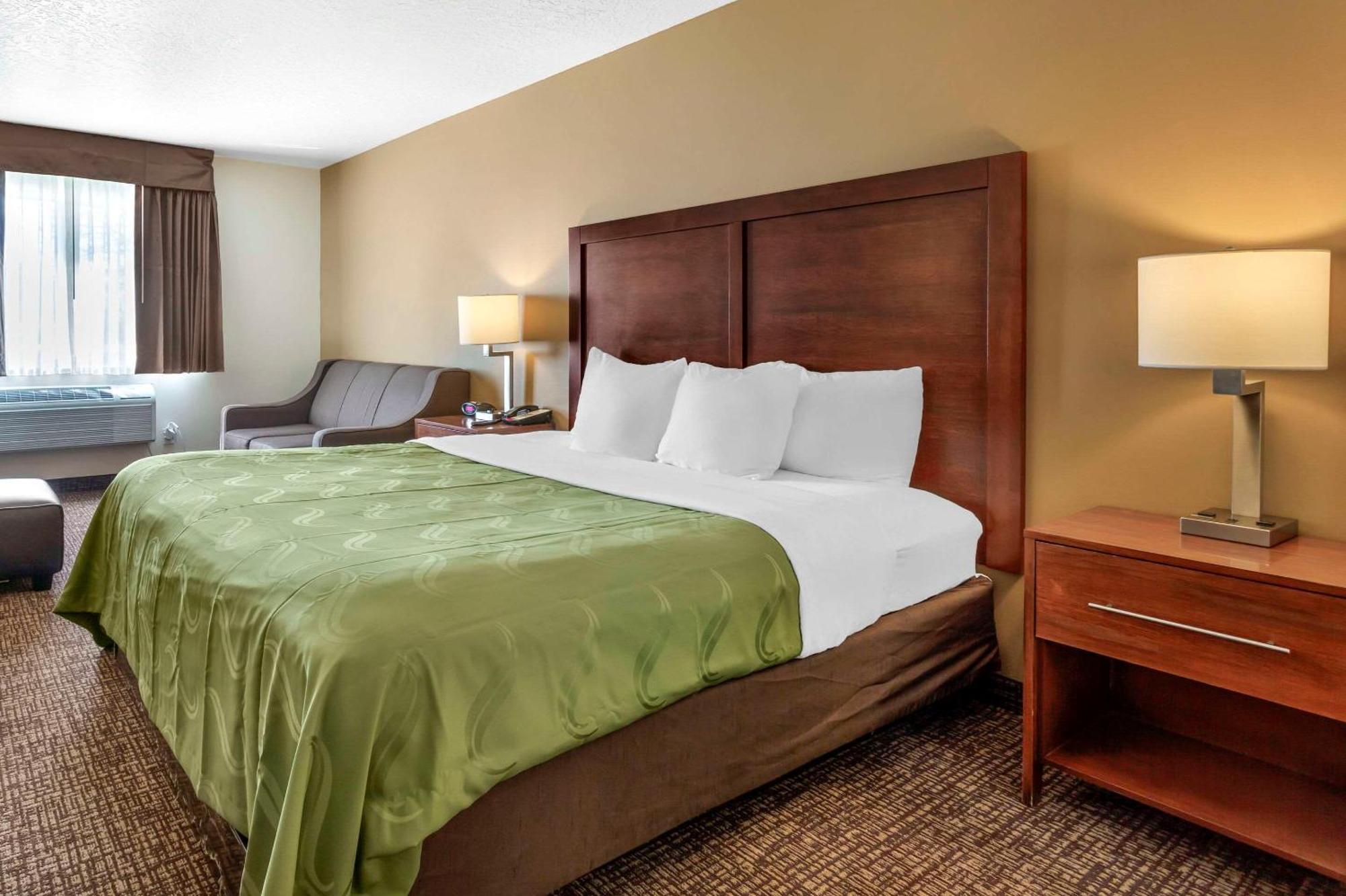 Quality Inn Logan Near University Exterior foto