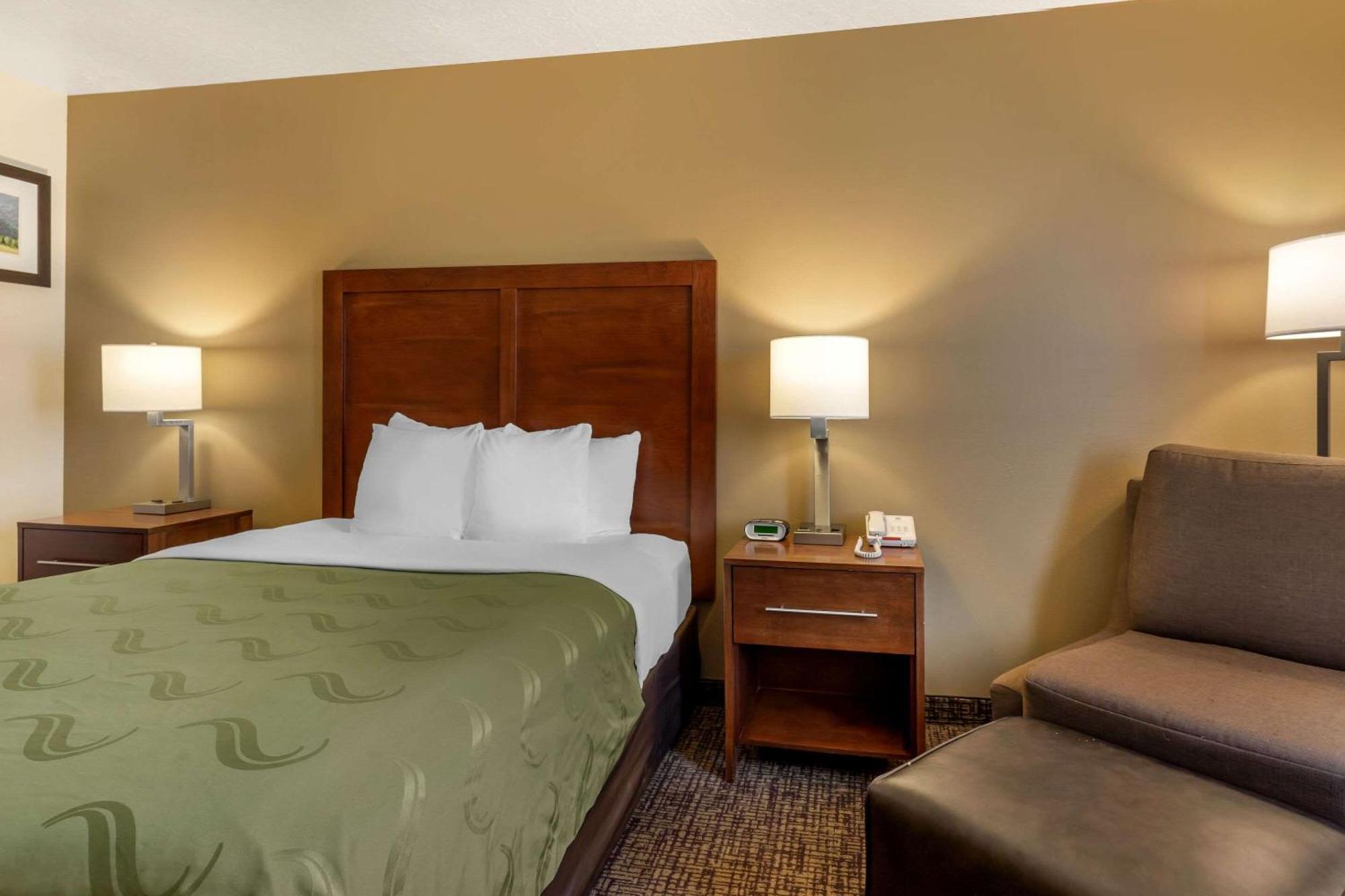 Quality Inn Logan Near University Exterior foto