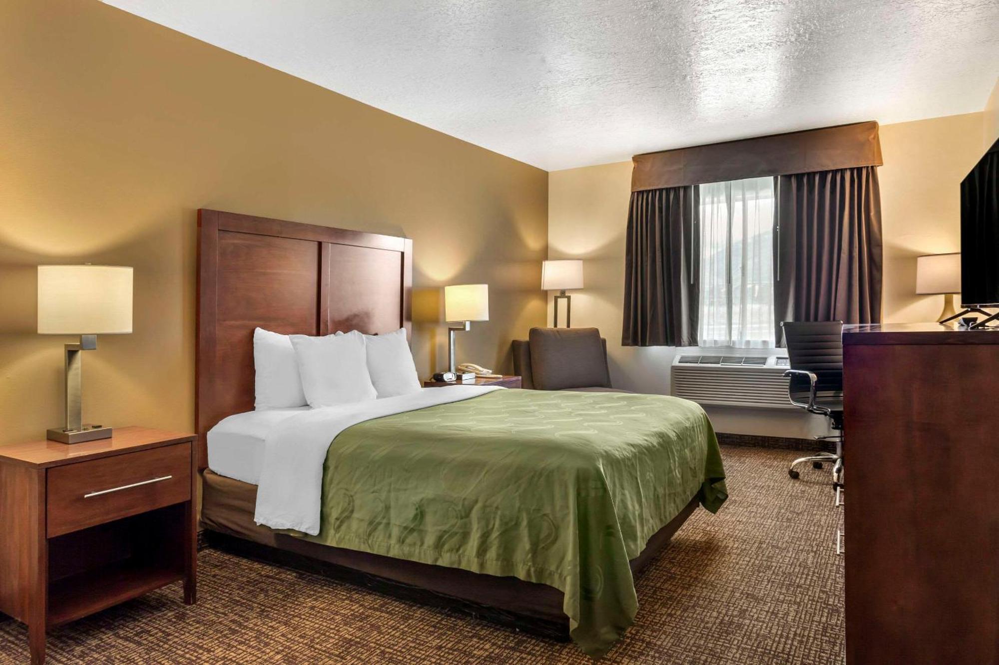 Quality Inn Logan Near University Exterior foto