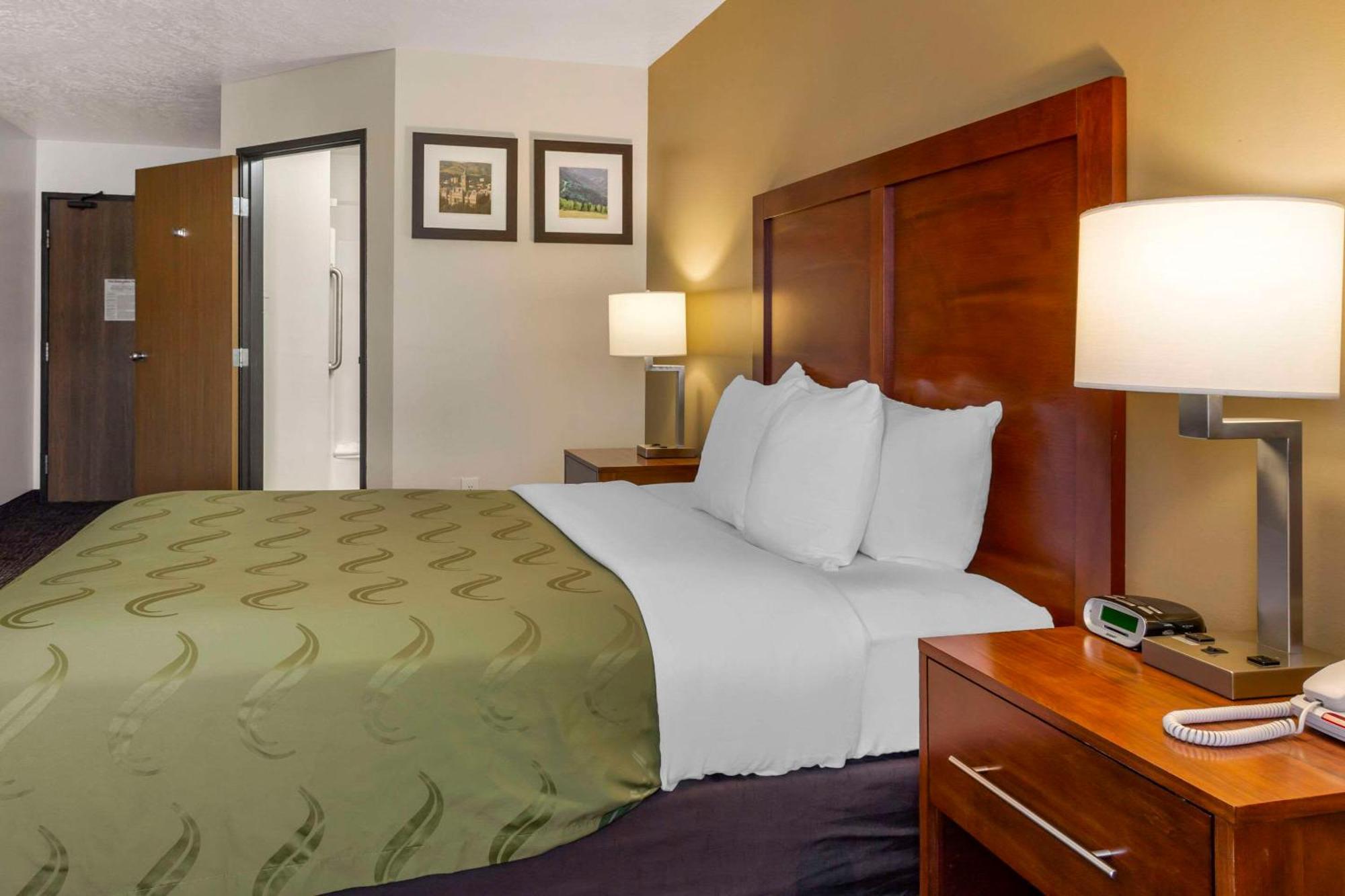 Quality Inn Logan Near University Exterior foto