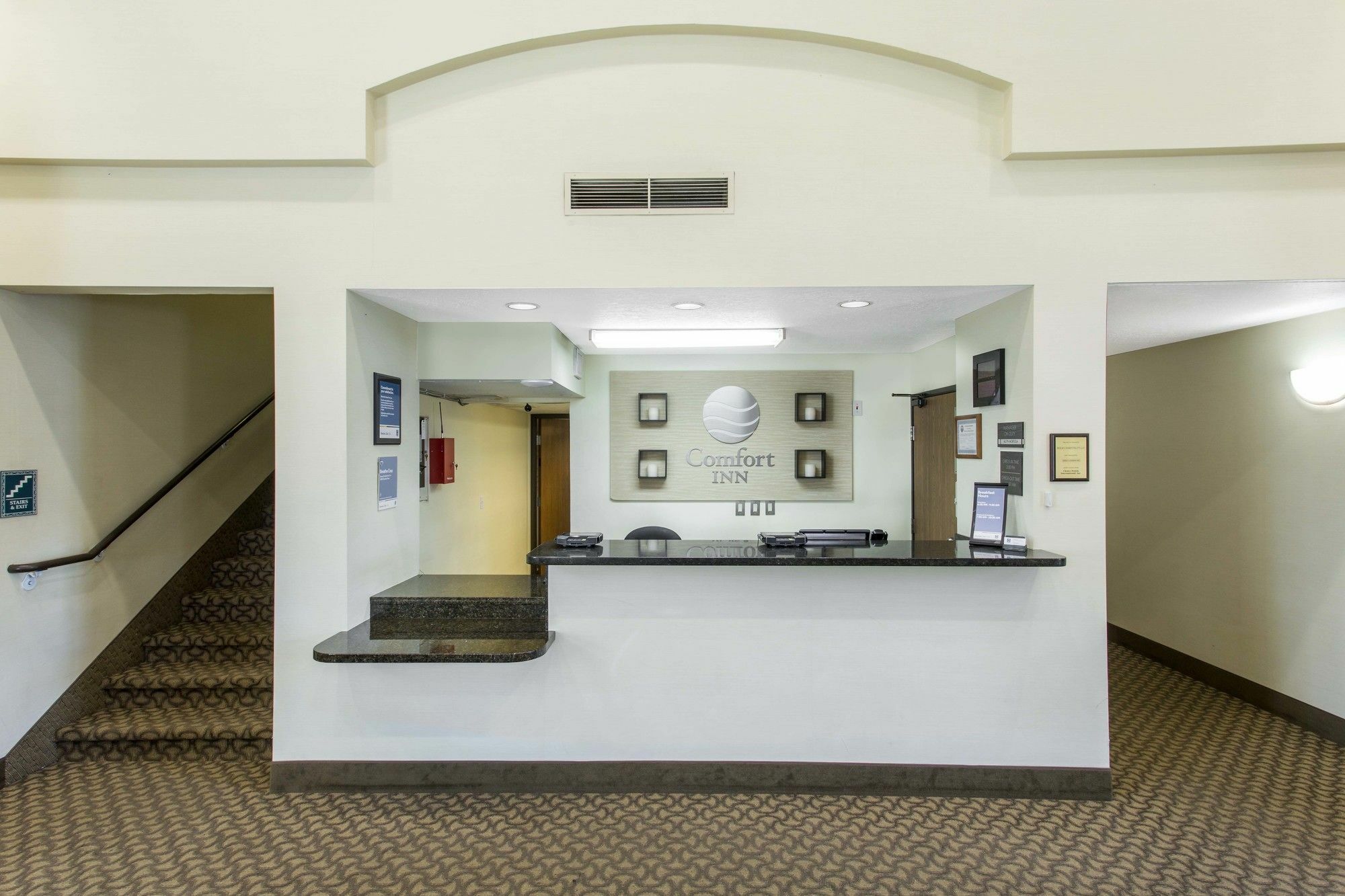 Quality Inn Logan Near University Exterior foto