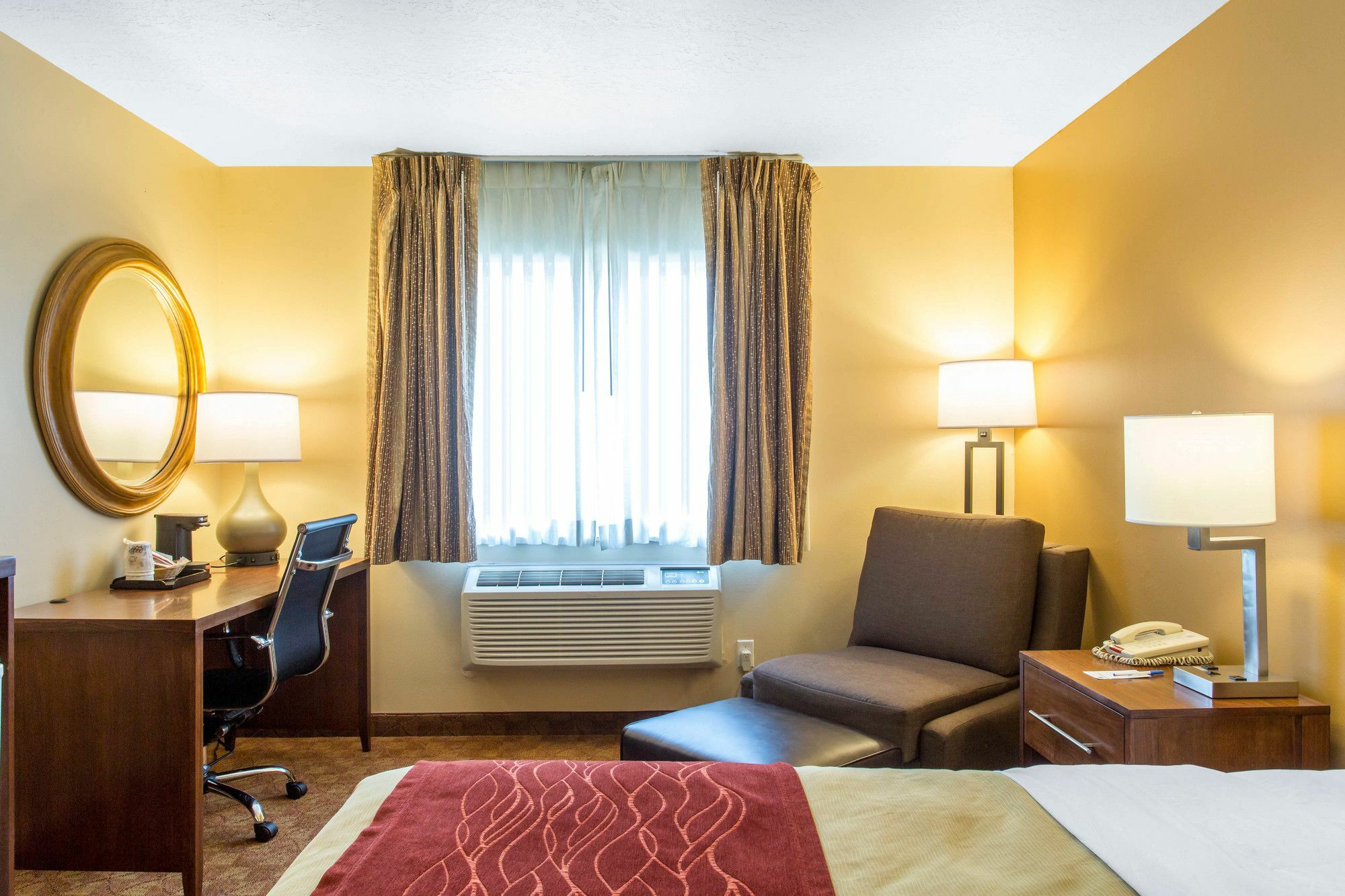 Quality Inn Logan Near University Exterior foto